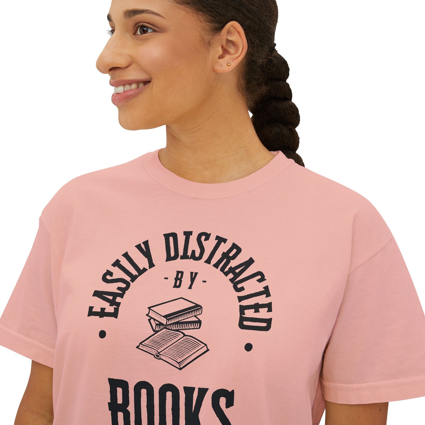 Easily distracted by books | Women's Boxy Tee