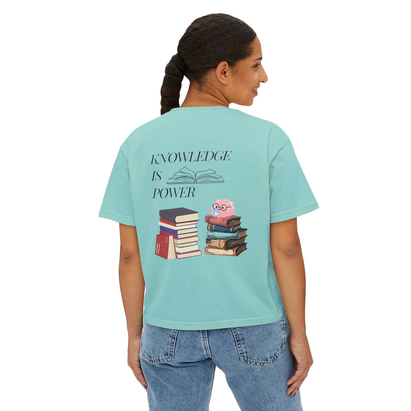 Easily distracted by books | Women's Boxy Tee