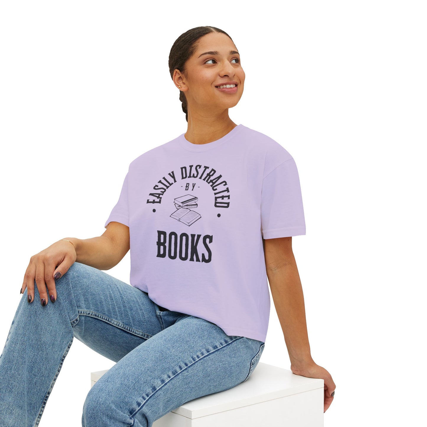 Easily distracted by books | Women's Boxy Tee